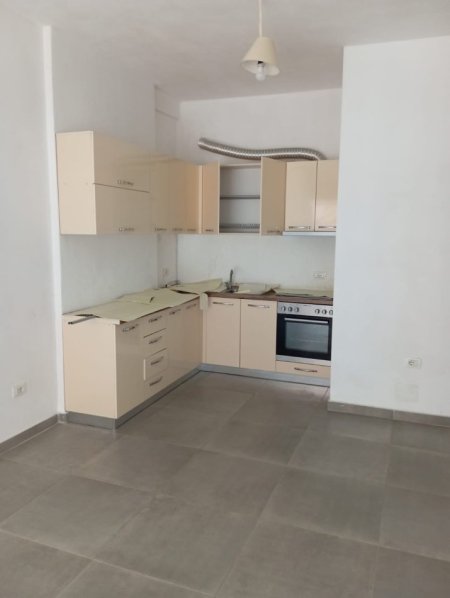 Tirane, jepet me qera 2+1+Aneks+Ballkon Kati 4, 101 m² 500 € (Rruga dervish luzha)