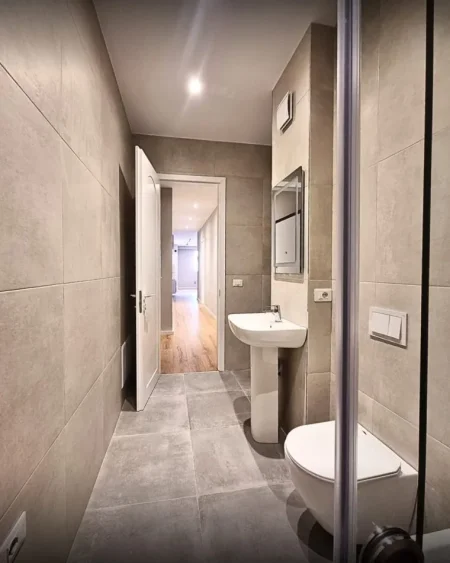 Tirane, jepet me qera zyre , 1.300 € 