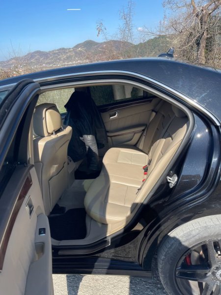 Tirane, shes Mercedes Benz E200 2012 BlueEfficiency 8.900 € (i diskutueshem)