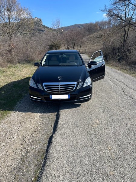 Tirane, shes Mercedes Benz E200 2012 BlueEfficiency 8.900 € (i diskutueshem)