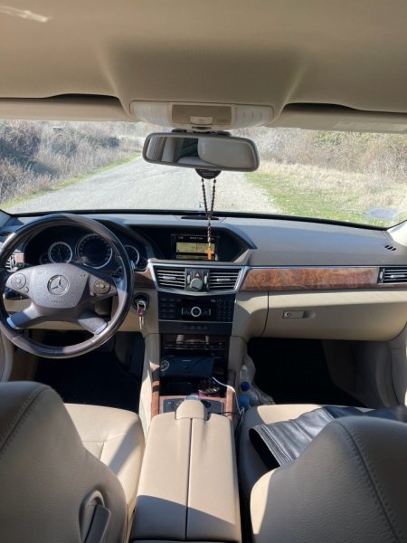 Tirane, shes Mercedes Benz E200 2012 BlueEfficiency 8.900 € (i diskutueshem)