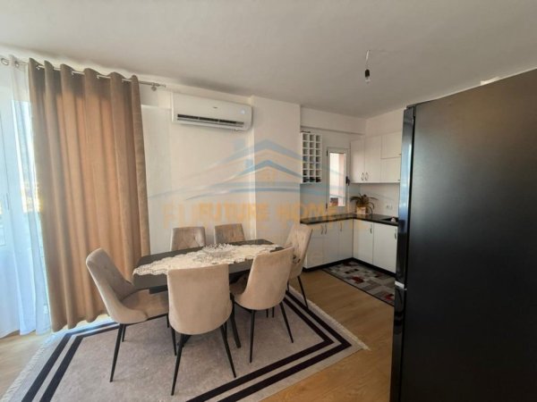 Tirane, shitet apartament 1+1+Ballkon Kati 8, 71 m² 123.000 € (Unaza e re)