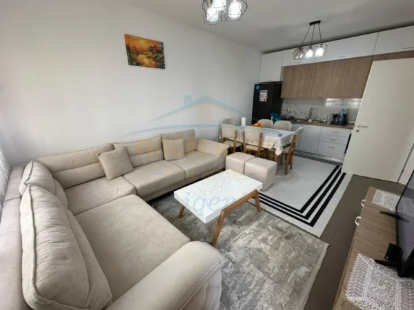 Tirane, shitet apartament 2+1+Ballkon Kati 0, 92 m² 140.000 € (Unaza e Re)