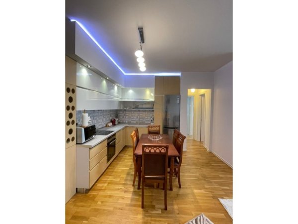 Tirane, jepet me qera apartament Kati 3, 108 m² 900 € 
