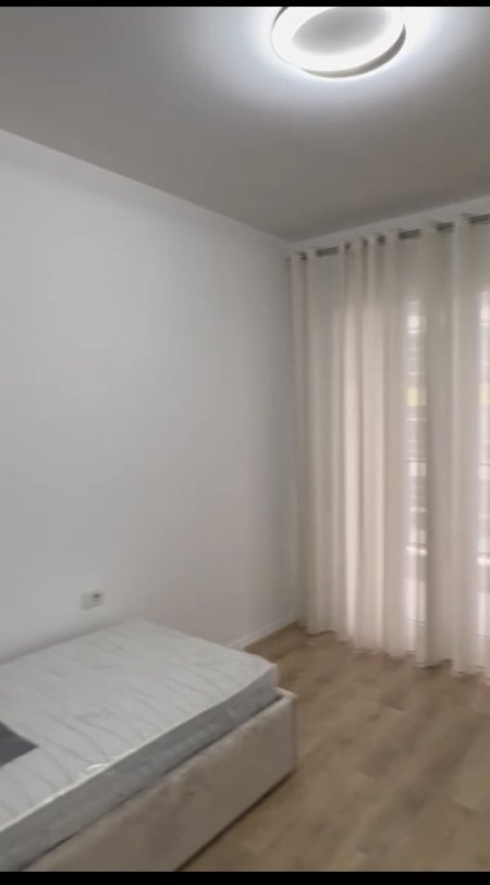 Tirane, jepet me qera apartament 2+1+Ballkon Kati 2, 96 m² 450 € (Univers City Apartament 2+1 Per Qera Totalisht I Mobiluar I Pabanuar Me Pare)