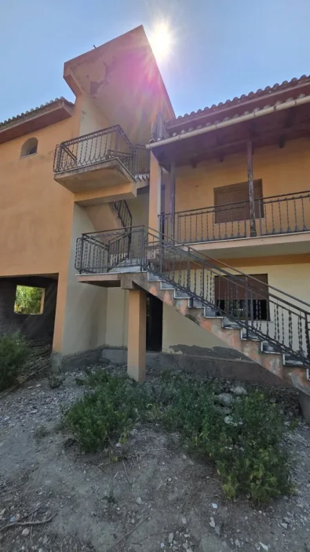 Lushnje, shitet Vile 3 Katshe Kati 0, 600 m² 