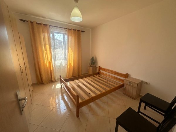 Tirane, jepet me qera apartament 1+1+Ballkon Kati 3, 65 m² 400 € (Ali Demi/ Shkolla 9-vjecare 1 Maji)