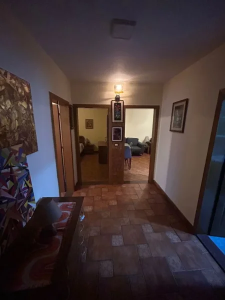 Tirane, jepet me qera apartament 2+1 Kati 5, 85 m² 700 € (Tek ish-Adidas, Myslym Shyri, Tirane.)