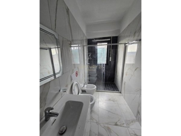 Tirane, jepet me qera apartament 1+1 Kati 9, 60 m² 600 € 