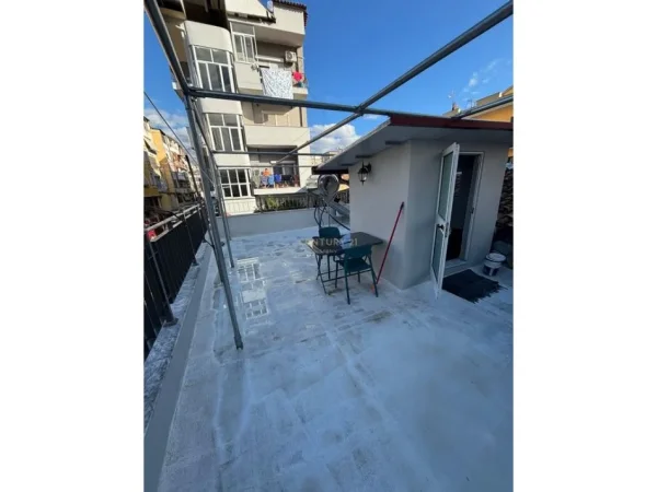 Tirane, jepet me qera apartament 1+1 Kati 1, 55 m² 500 € (Rruga Bardhyl)