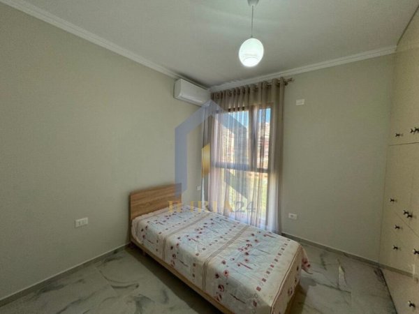 Tirane, jap me qera apartament 2+1+Ballkon Kati 4, 120 m² 700 € (Apartament 2+1 me qira tek “Kopshti Botanik”)