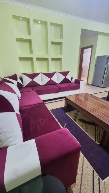 Jepet me Qira Apartament 1+1 tek  Rruga e Durrësit