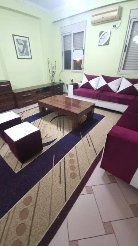 Jepet me Qira Apartament 1+1 tek  Rruga e Durrësit
