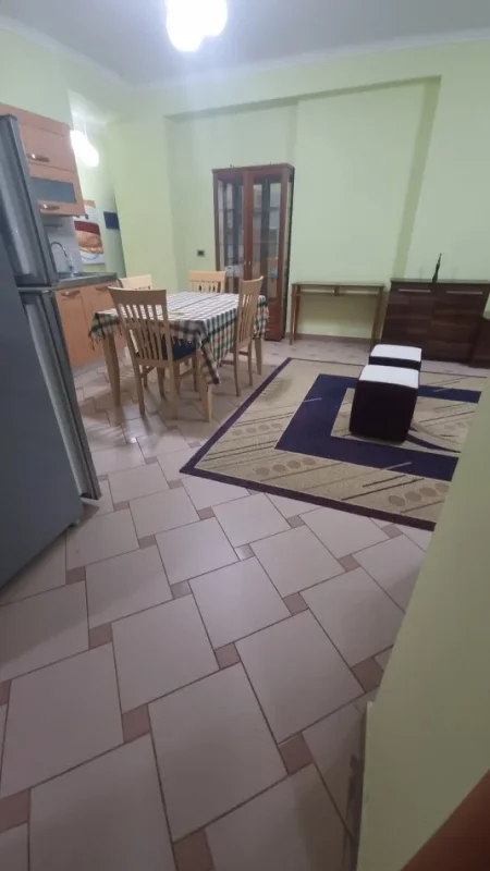 Jepet me Qira Apartament 1+1 tek  Rruga e Durrësit