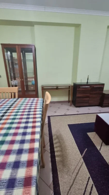 Jepet me Qira Apartament 1+1 tek  Rruga e Durrësit