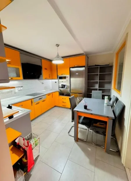 Tirane, jepet me qera apartament 2+1 Kati 2, 76 m² 900 € (Bulevardin Zogu i Pare)