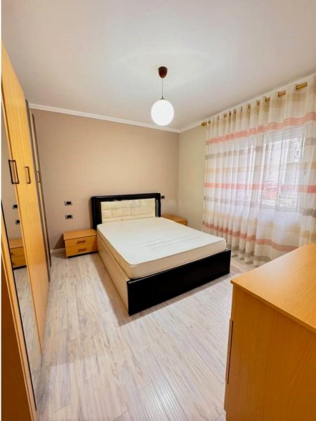 Tirane, jepet me qera apartament 2+1 Kati 2, 76 m² 900 € (Bulevardin Zogu i Pare)