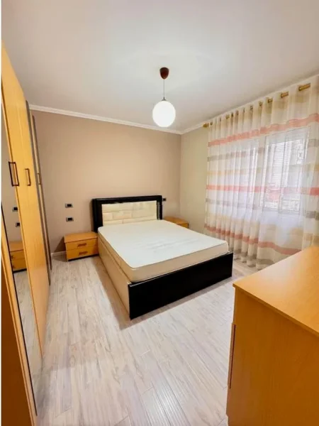 Tirane, jepet me qera apartament 2+1 Kati 2, 76 m² 900 € (Bulevardin Zogu i Pare)