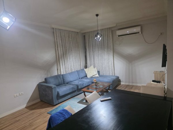 Tirane, jepet me qera apartament 2+1 Kati 2, 90 m² 400 € (Rruga Rrapo Hekali)