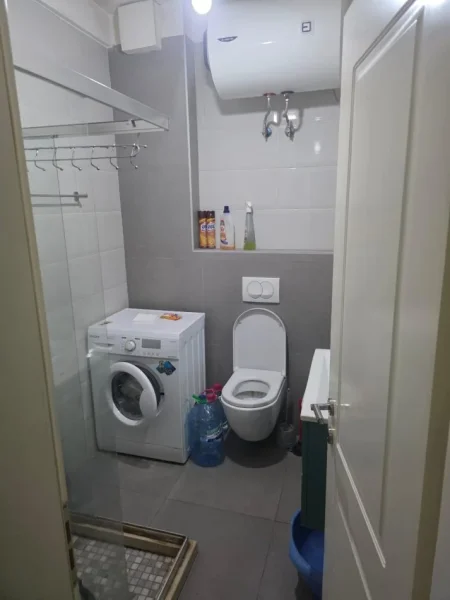 Tirane, jepet me qera apartament 2+1 Kati 2, 90 m² 400 € (Rruga Rrapo Hekali)