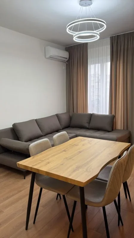 Tirane, jepet me qera apartament 1+1 Kati 4, 60 m² 750 € (Kristali)