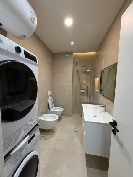 Tirane, jepet me qera apartament 1+1 Kati 4, 60 m² 750 € (Kristali)