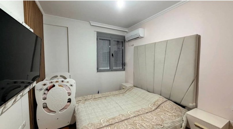 Tirane, jepet me qera apartament 2+1 Kati 5, 106 m² 800 € (liqeni i thate)