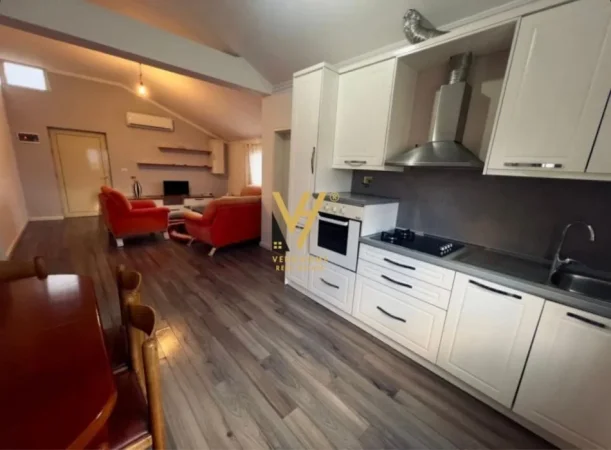 Tirane, jepet me qera apartament 2+1+Ballkon Kati 3, 80 m² 510 € (RRUGA PJETER BUDI)