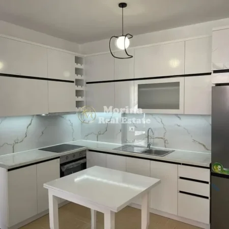 Tirane, jepet me qera apartament 2+1 Kati 3, 100 m² 650 € (Bulevardi i Ri)