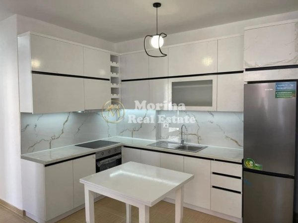 Tirane, jepet me qera apartament 2+1 Kati 3, 100 m² 650 € (Bulevardi i Ri)