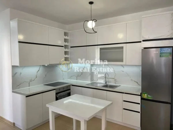 Tirane, jepet me qera apartament 2+1 Kati 3, 100 m² 650 € (Bulevardi i Ri)