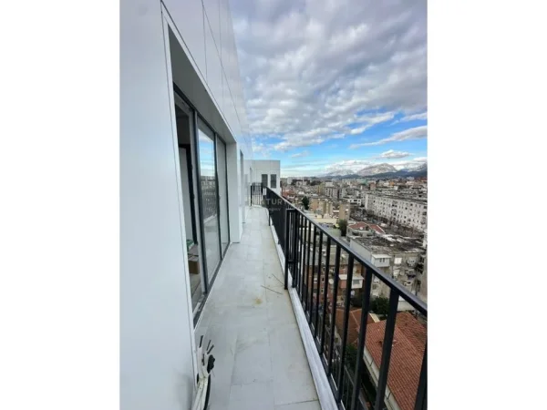 Tirane, shitet apartament 2+1 Kati 9, 79 m² 155.000 € (Rruga Bardhyl)