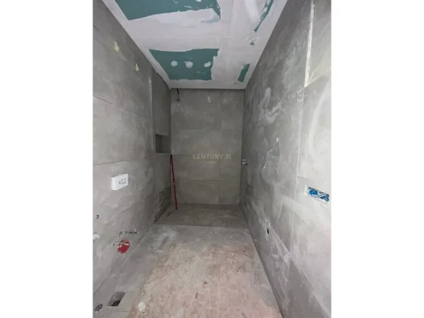 Tirane, shitet apartament 2+1 Kati 9, 79 m² 155.000 € (Rruga Bardhyl)