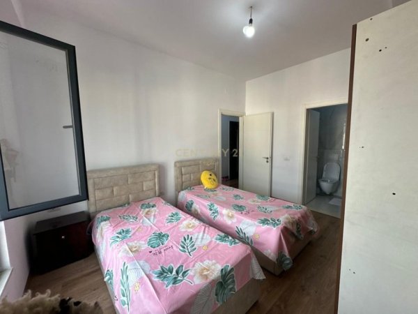 Tirane, jepet me qera apartament 2+1+Ballkon Kati 8, 80 m² 600 € 
