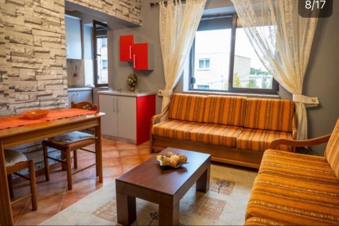 Tirane, jepet me qera apartament 1+1+Ballkon Kati 3, 60 m² 450 € (Rruga Nikolla Zoraqi ne Xhamllik , Tirane)