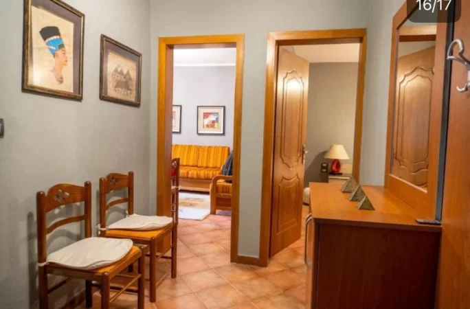 Tirane, jepet me qera apartament 1+1+Ballkon Kati 3, 60 m² 450 € (Rruga Nikolla Zoraqi ne Xhamllik , Tirane)