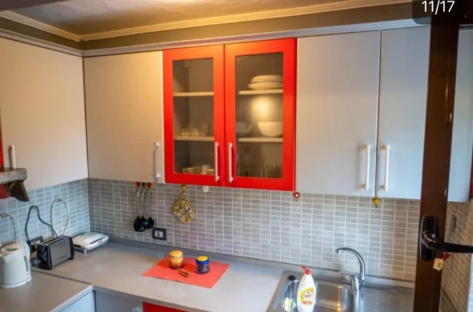 Tirane, jepet me qera apartament 1+1+Ballkon Kati 3, 60 m² 450 € (Rruga Nikolla Zoraqi ne Xhamllik , Tirane)