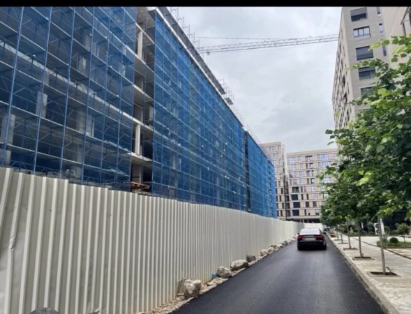 Fusha Aviacionit, shitet apartament 1+1+Aneks+Ballkon Kati 1, 84 m²  124 024 euro.