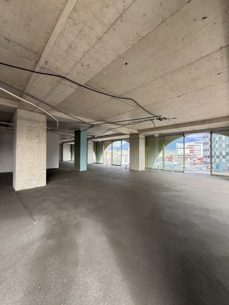 Tirane, jepet me qera zyre Kati 7, 285 m² 9.970 € (28 Nëntori)