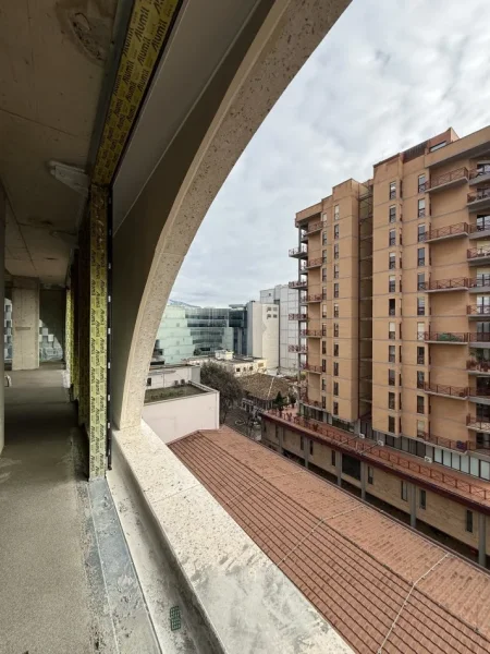 Tirane, jepet me qera zyre Kati 7, 285 m² 9.970 € (28 Nëntori)