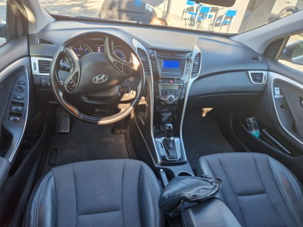 Tirane, shes makine me portobagazh Nafte, gri e erret automatik Kondicioner 174.000 km 6.500 €