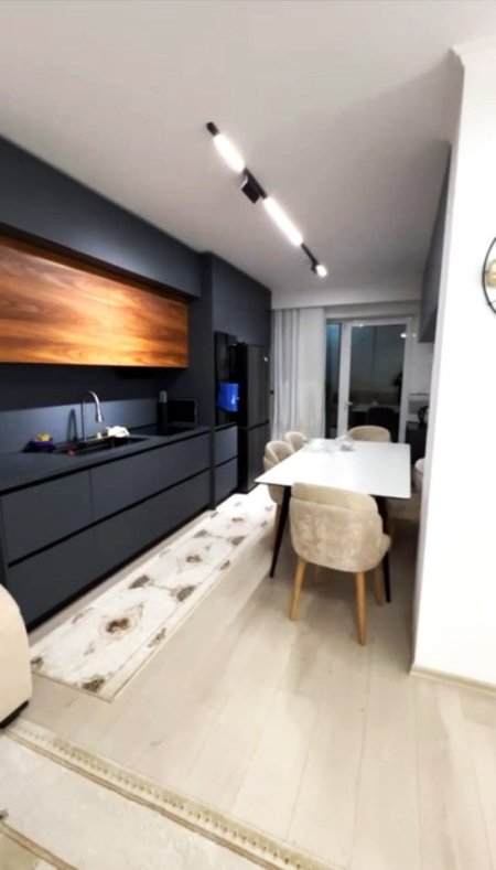 Tirane, jepet me qera apartament 2+1+Ballkon Kati 3, 120 m² 800 € (Brryli/Blv.Bajram Curri)