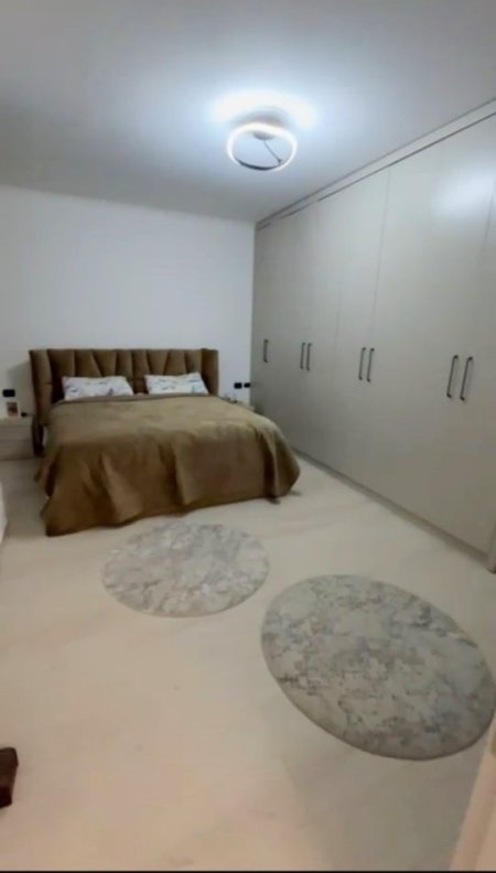 Tirane, jepet me qera apartament 2+1+Ballkon Kati 3, 120 m² 800 € (Brryli/Blv.Bajram Curri)