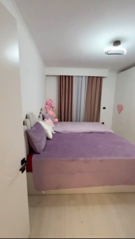 Tirane, jepet me qera apartament 2+1+Ballkon Kati 3, 120 m² 800 € (Brryli/Blv.Bajram Curri)