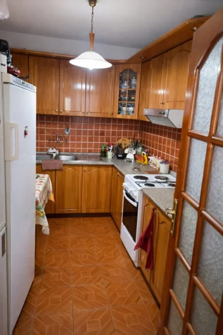 Tirane, shitet apartament 2+1+Aneks+Ballkon Kati 5, 70 m² 130.000 € 