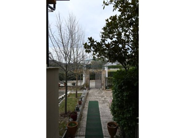 Tirane, jepet me qera hotel Kati 0, 1.800 m² 9.000 € (Mullet)