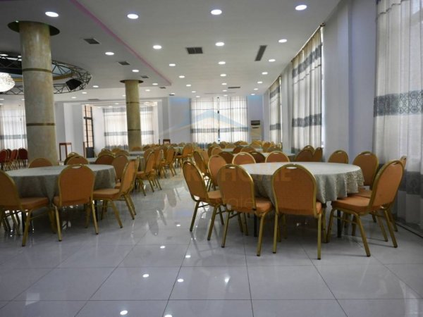 Tirane, jepet me qera hotel Kati 0, 1.800 m² 9.000 € (Mullet)