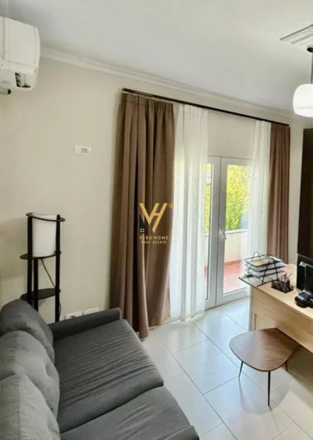 Tirane, jepet me qera apartament 3+1+Ballkon Kati 2, 140 m² 700 € (RRUGA FUAT TOPTANI)