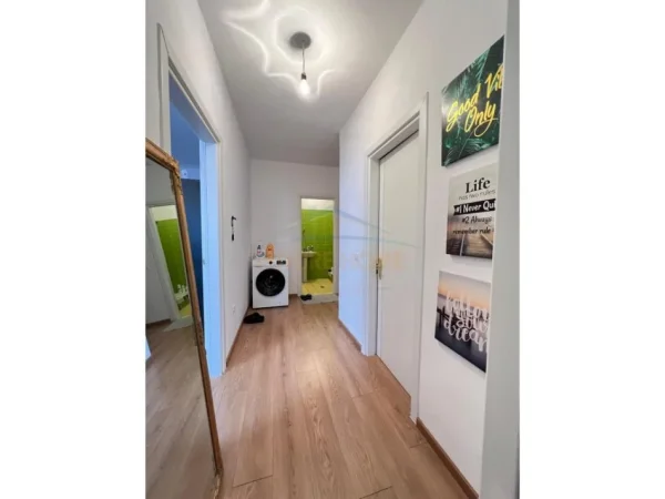 Tirane, shitet apartament 1+1+Ballkon Kati 8, 71 m² 123.000 € (Unaza e Re)