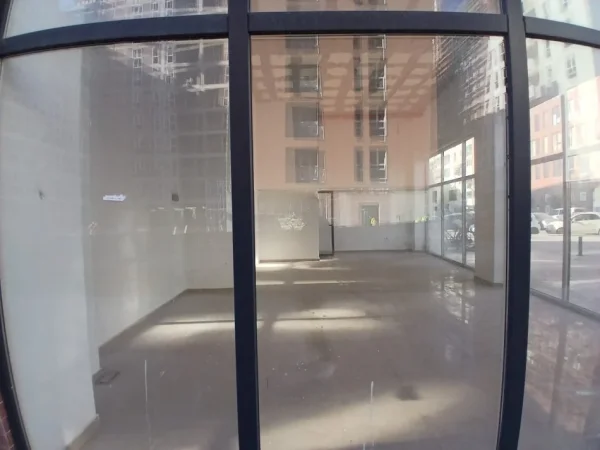 Tirane, jap me qera ambjent biznesi Kati 0, 60 m² 1.200 € (Jordan Misja)